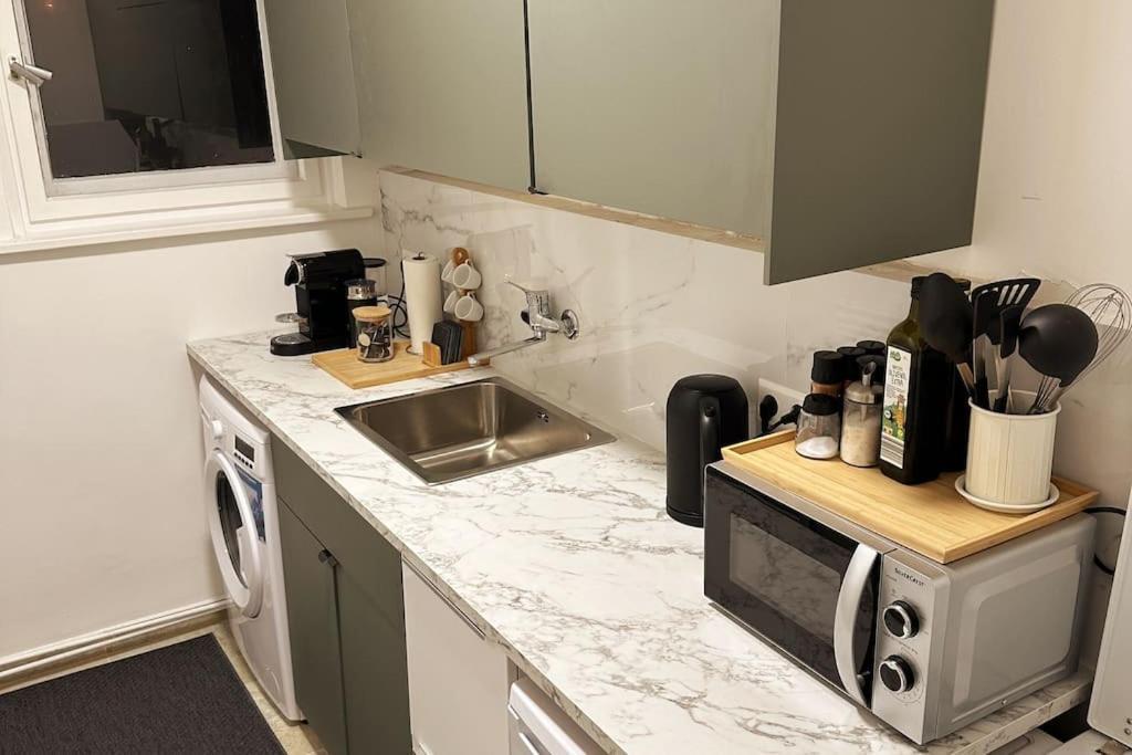 2 Zimmer Apartment Mit Parkplatz Berlin Exterior photo